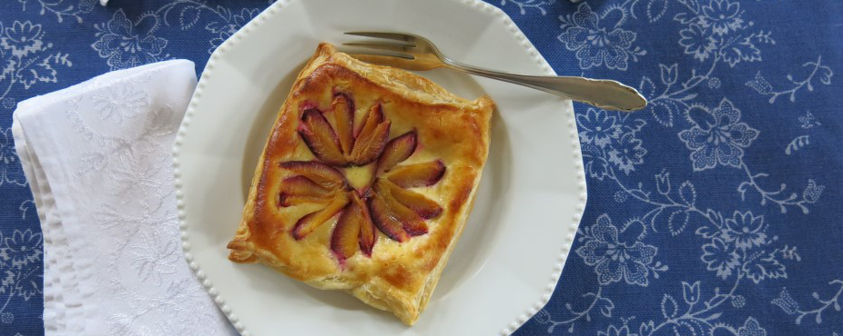 Die 40-Minuten-zwischendurch-Bäckerei: Zwetschgen-Marzipan-Teilchen ...