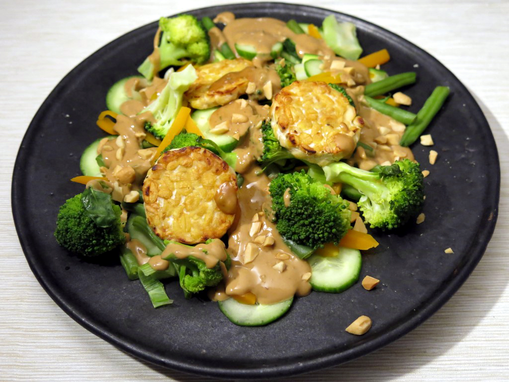 Gemüse satt GadoGado Schmeckt nach mehr