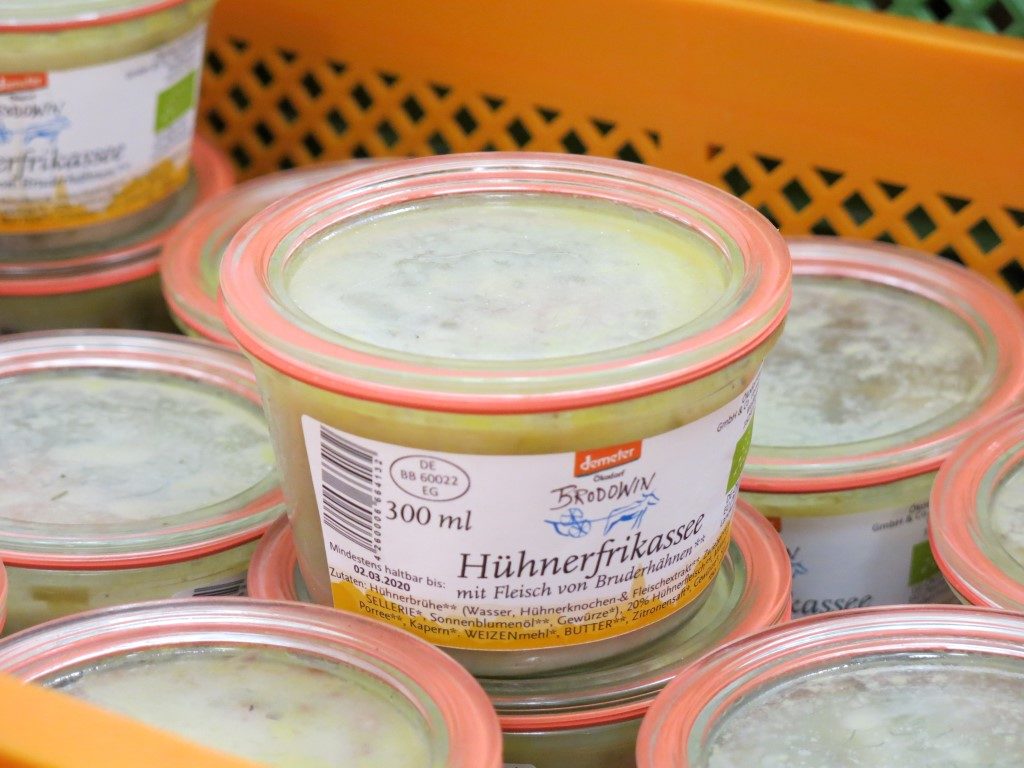 Hühnerfrikassee aus Bruderhähnen, Brodowin