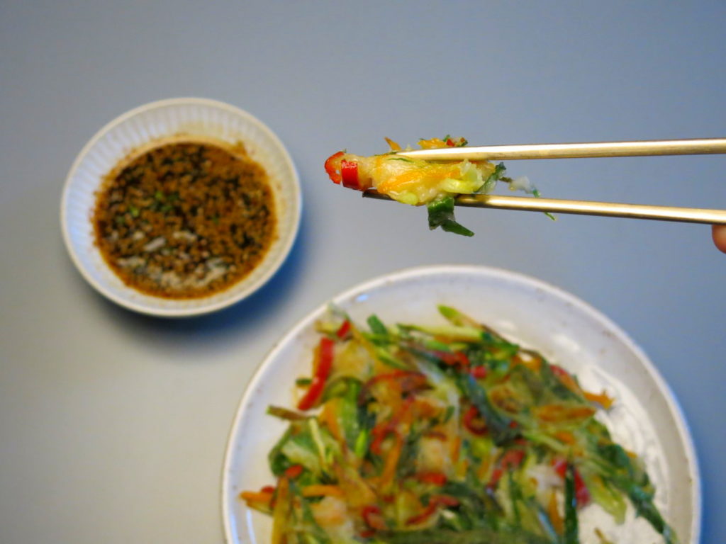 Koreanische Pfannkuchen mit Meeresfrüchten (Haemul Pajeon)