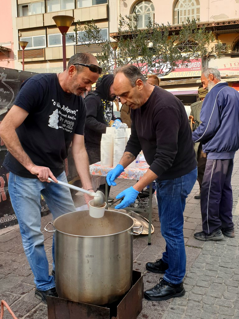 Linsensuppe kochen auf der Straße