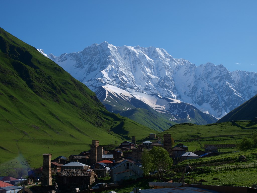 Blick über Uschguli in Georgien